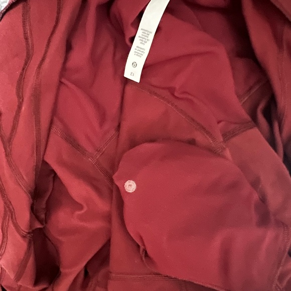 Lululemon Maroon Jacket and Light Purple T-shirt Sz 12 - Picture 9 of 9